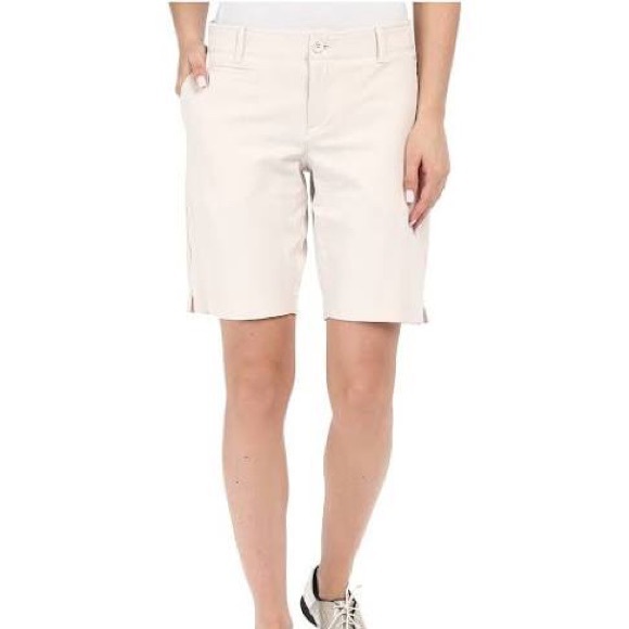 Under Armour Pants - NWT UNDER ARMOUR size 4 GOLF SHORTS vanilla khaki